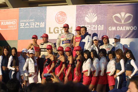 なんでこんなにねーちゃんばっかり???